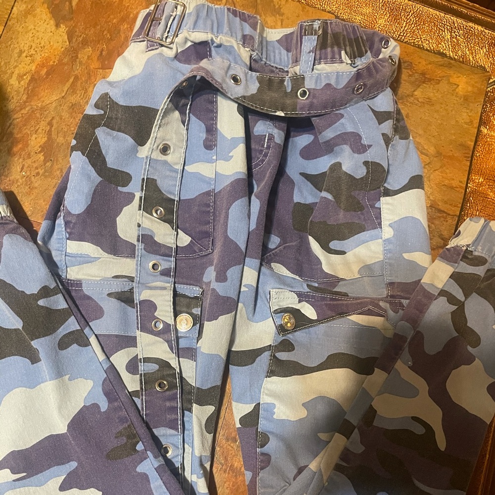 Blue camo jegging jeans